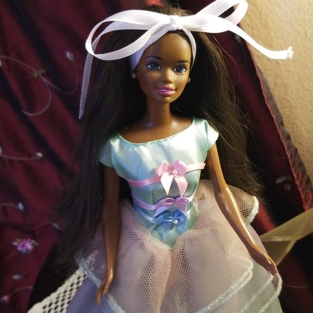 Springtime Tea Party Barbie Collection Edition - Picture 2 of 2